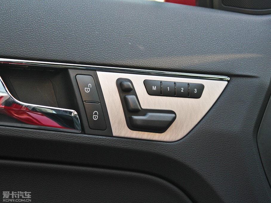 2011��YE���p�T E 260 CGI Coupe