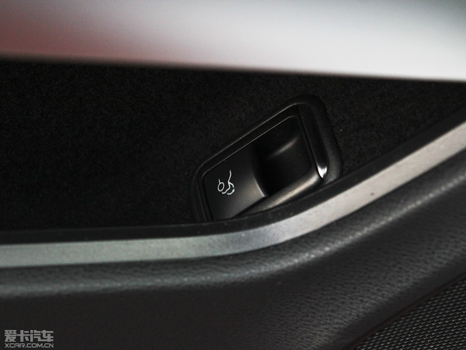 2011��YE���p�T E 260 CGI Coupe