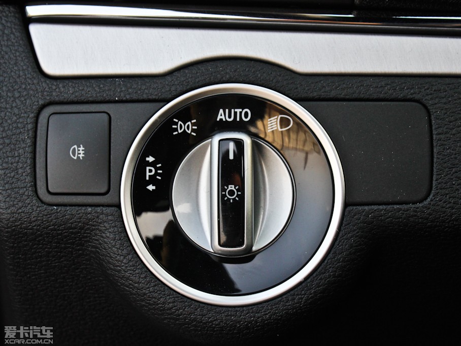 2011��YE���p�T E 260 CGI Coupe