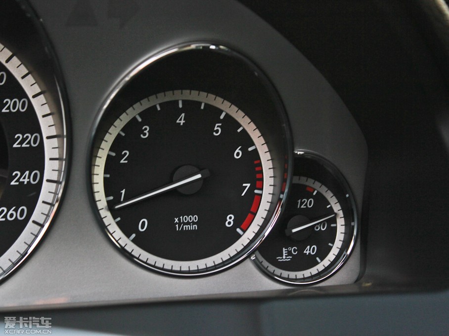 2011��YE���p�T E 260 CGI Coupe