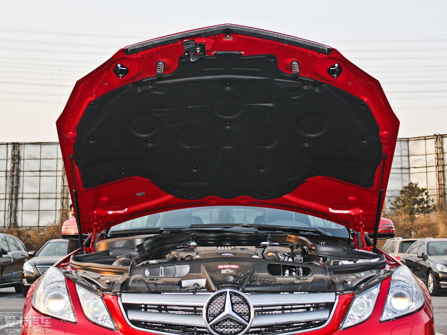 2011��YE���p�T E 260 CGI Coupe