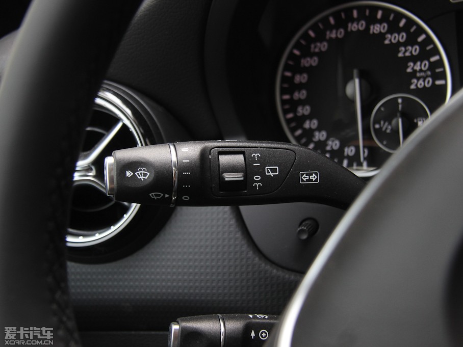 2013��YA��(�M��) A 180