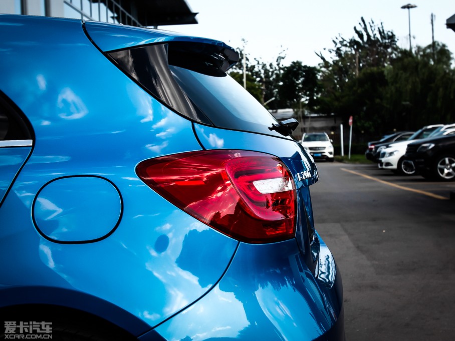 2013��YA��(�M��) A 200