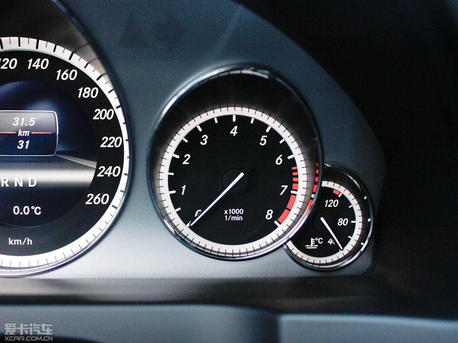 2012��YE���p�T E 260 CGI Coupe