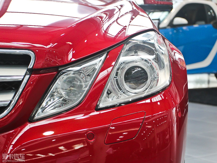 2012��YE���p�T E 200 CGI Coupe