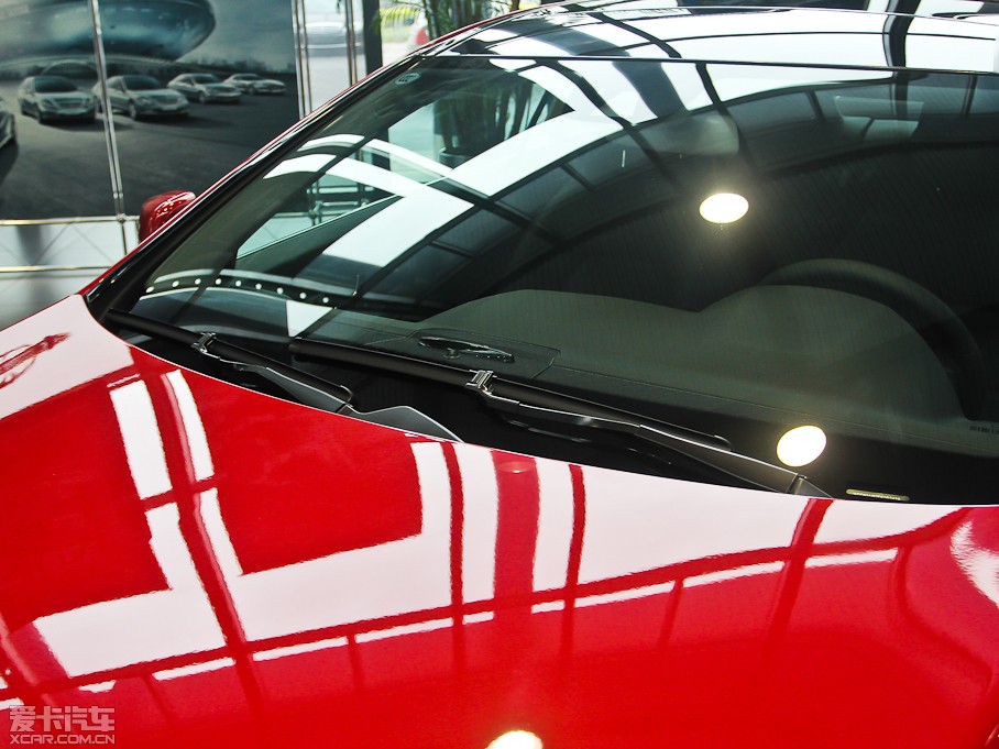 2012��YE���p�T E 200 CGI Coupe