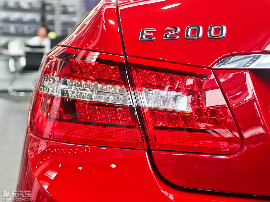 2012��YE���p�T E 200 CGI Coupe