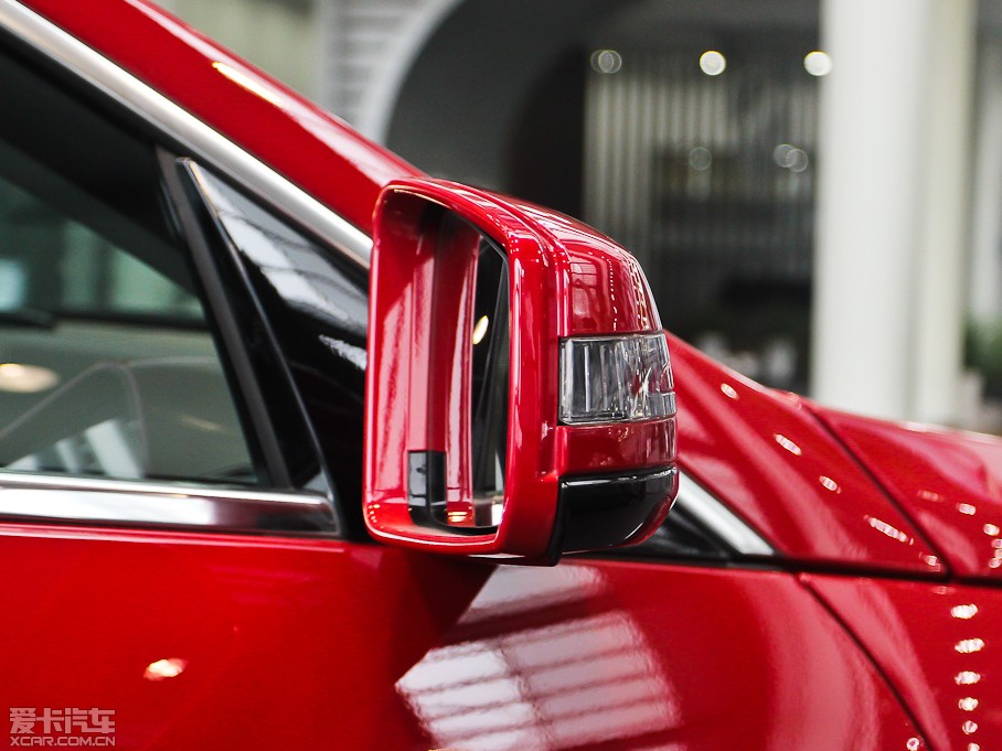 2012��YE���p�T E 200 CGI Coupe