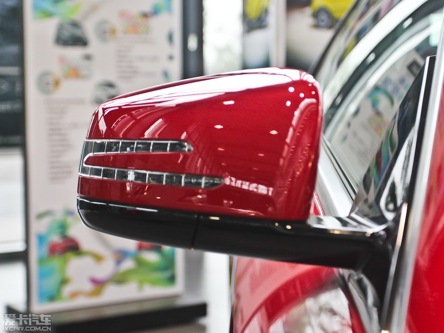 2012��YE���p�T E 200 CGI Coupe