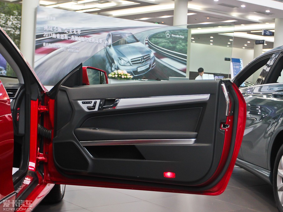 2012��YE���p�T E 200 CGI Coupe