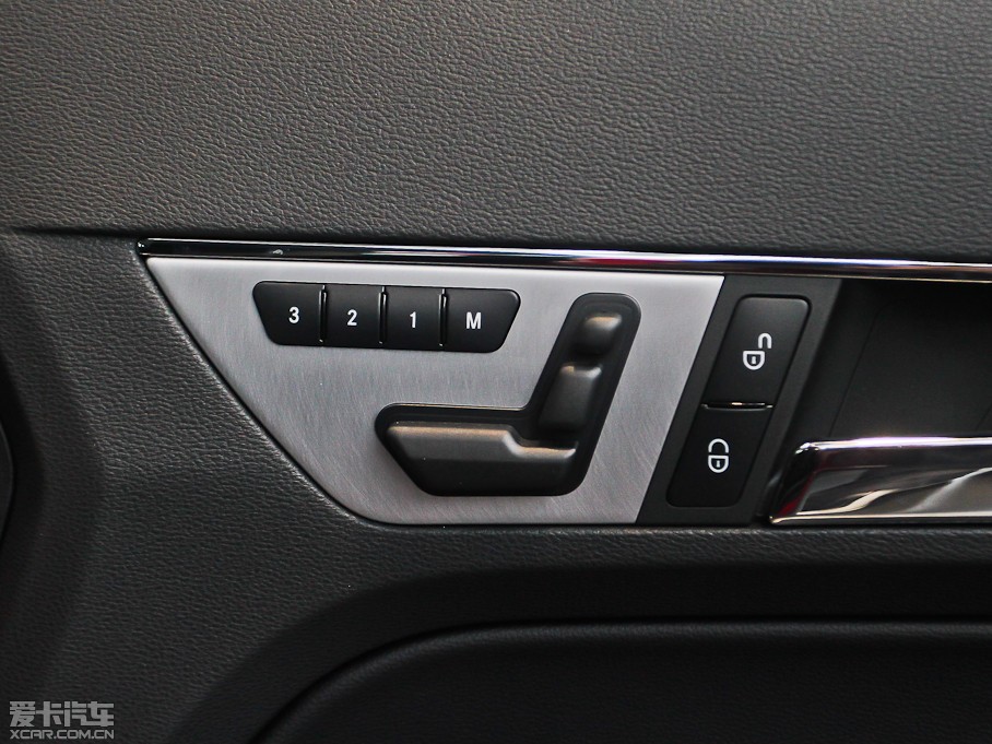 2012��YE���p�T E 200 CGI Coupe