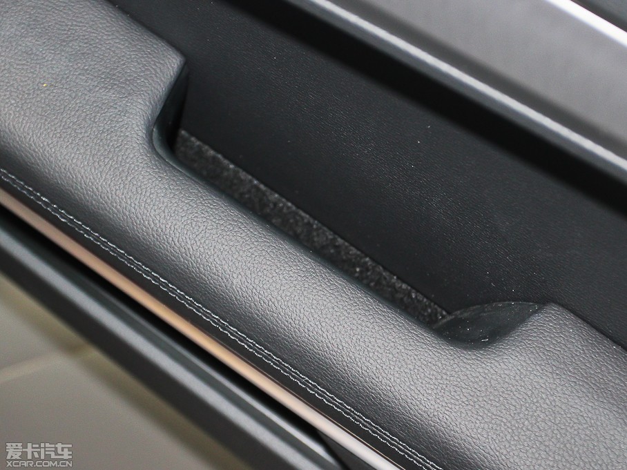 2012��YE���p�T E 200 CGI Coupe