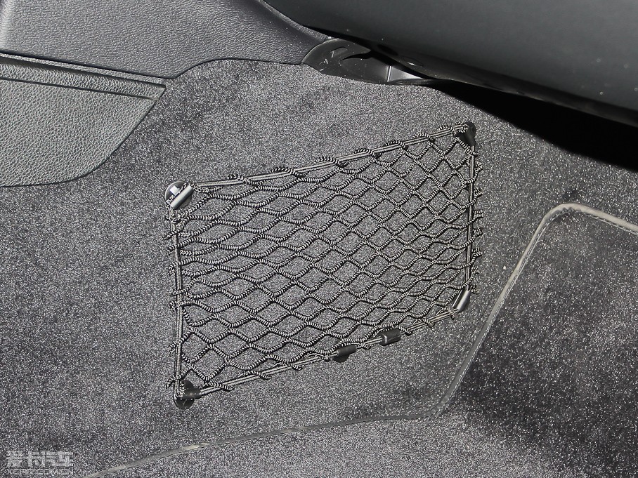 2012��YE���p�T E 200 CGI Coupe