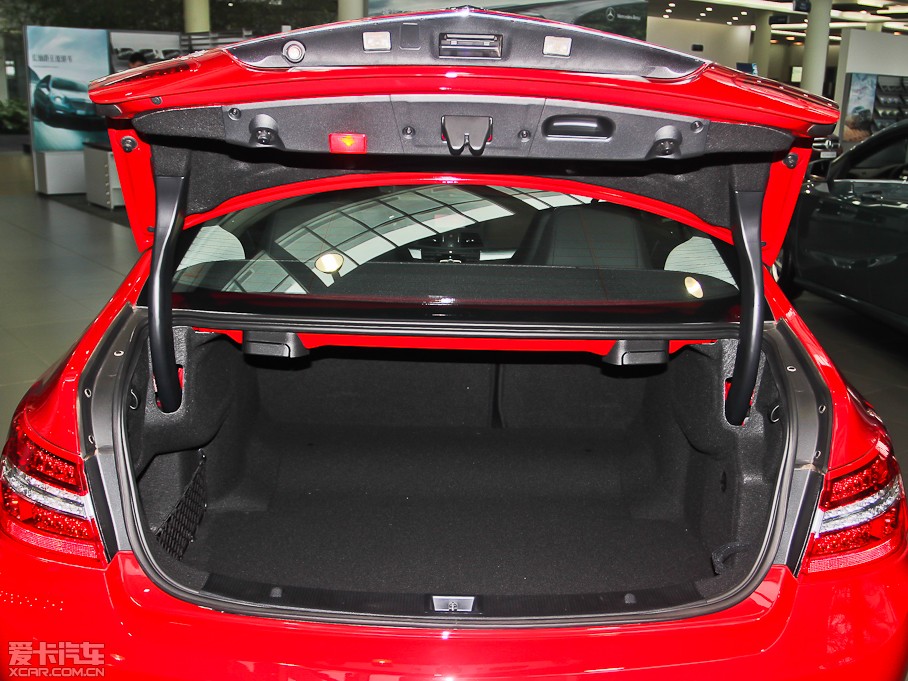 2012��YE���p�T E 200 CGI Coupe