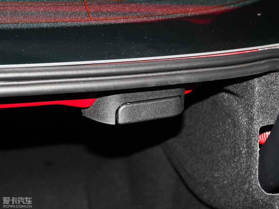 2012��YE���p�T E 200 CGI Coupe