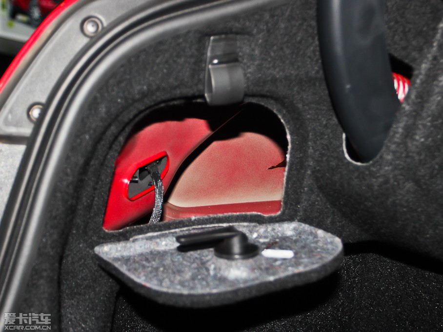 2012��YE���p�T E 200 CGI Coupe