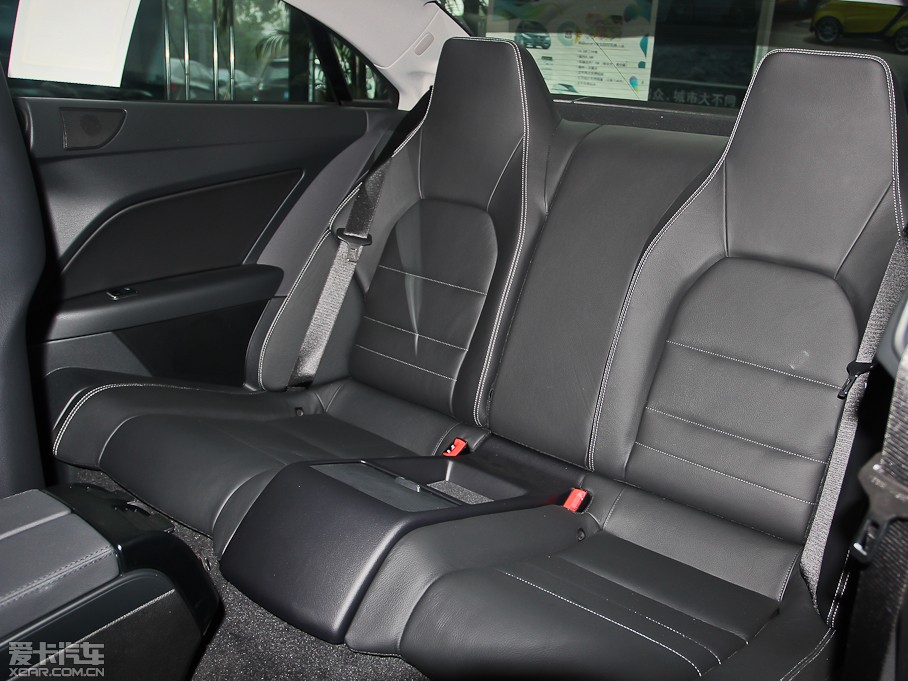 2012��YE���p�T E 200 CGI Coupe