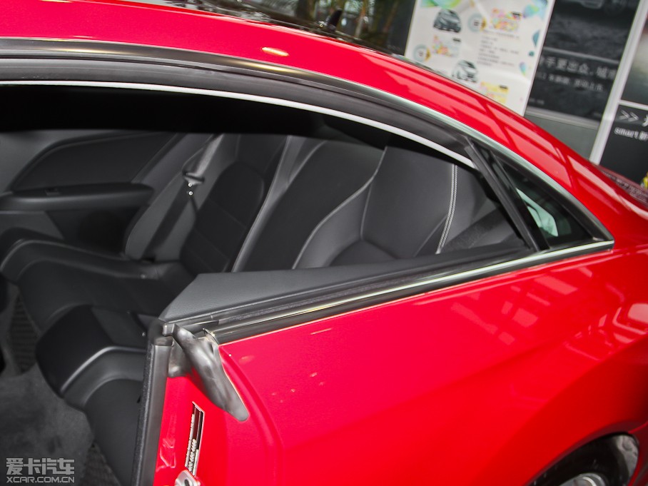 2012��YE���p�T E 200 CGI Coupe