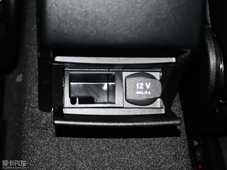 2012��YE���p�T E 200 CGI Coupe