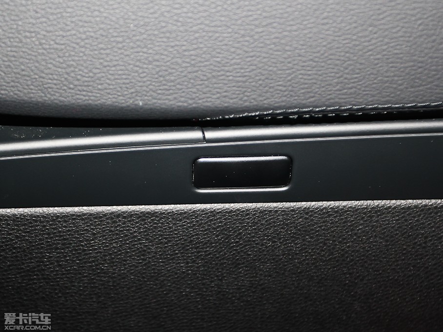 2012��YE���p�T E 200 CGI Coupe