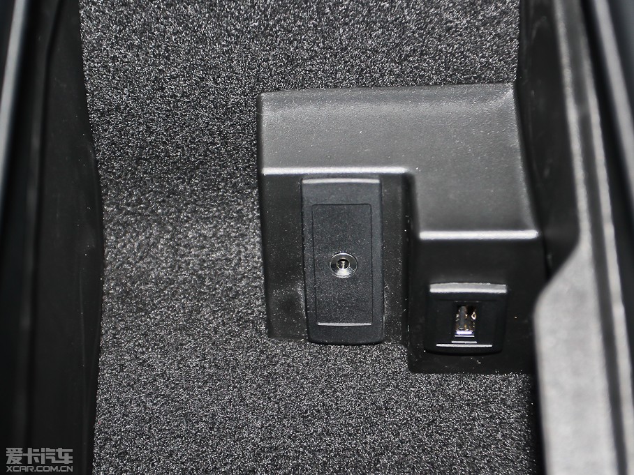 2012��YE���p�T E 200 CGI Coupe