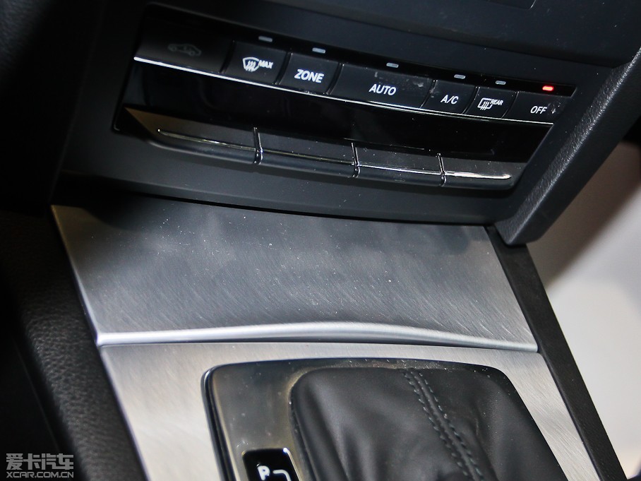 2012��YE���p�T E 200 CGI Coupe