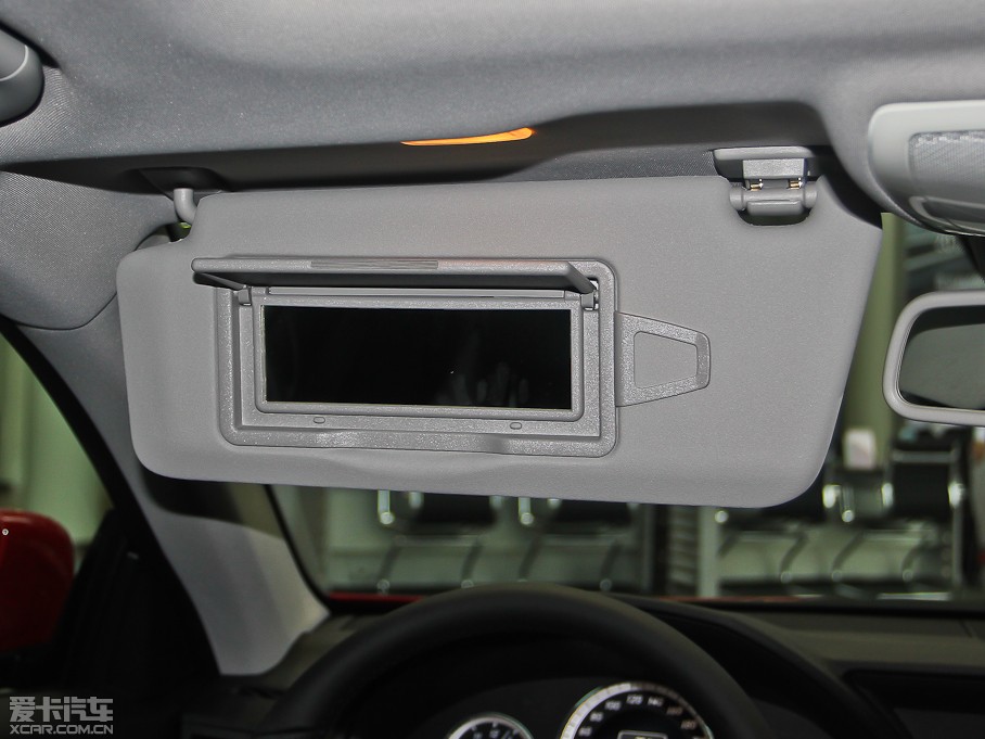 2012��YE���p�T E 200 CGI Coupe