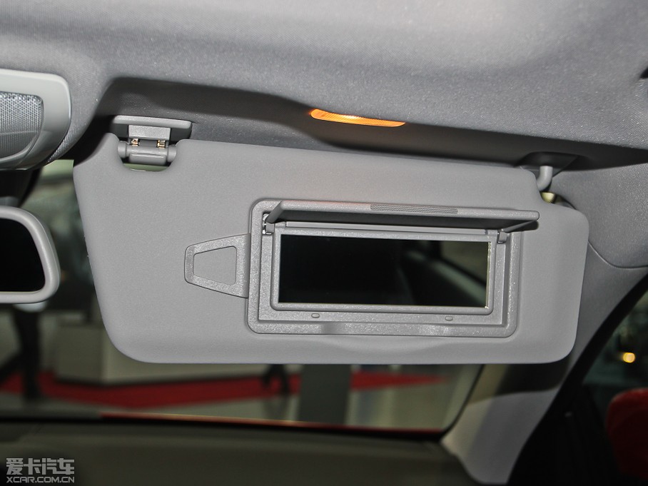 2012��YE���p�T E 200 CGI Coupe