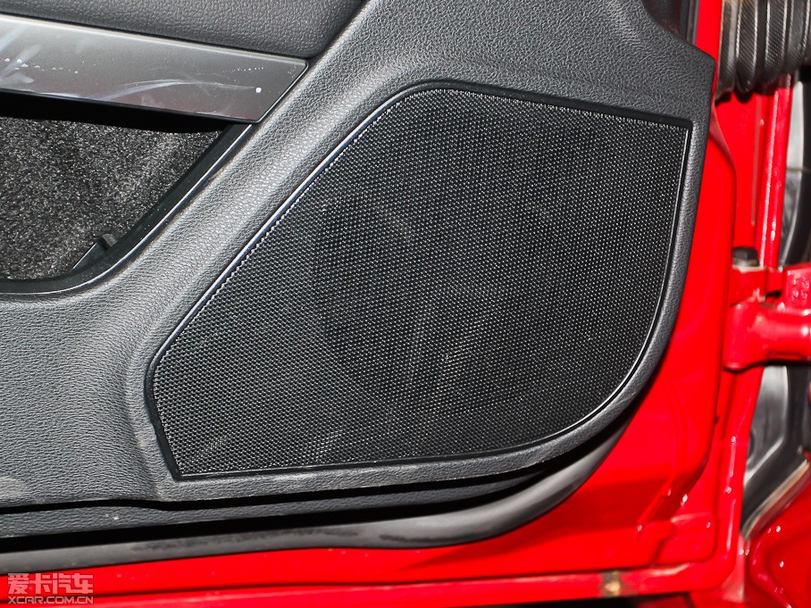 2012��YE���p�T E 200 CGI Coupe