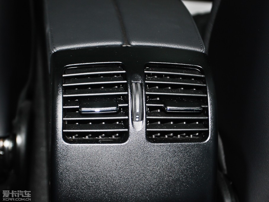 2012��YE���p�T E 200 CGI Coupe