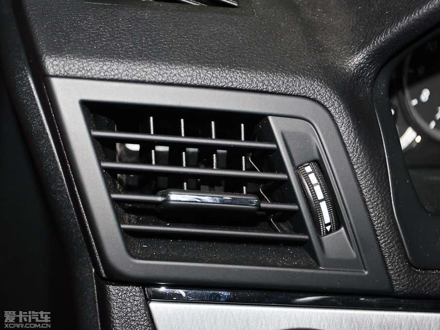 2012��YE���p�T E 200 CGI Coupe