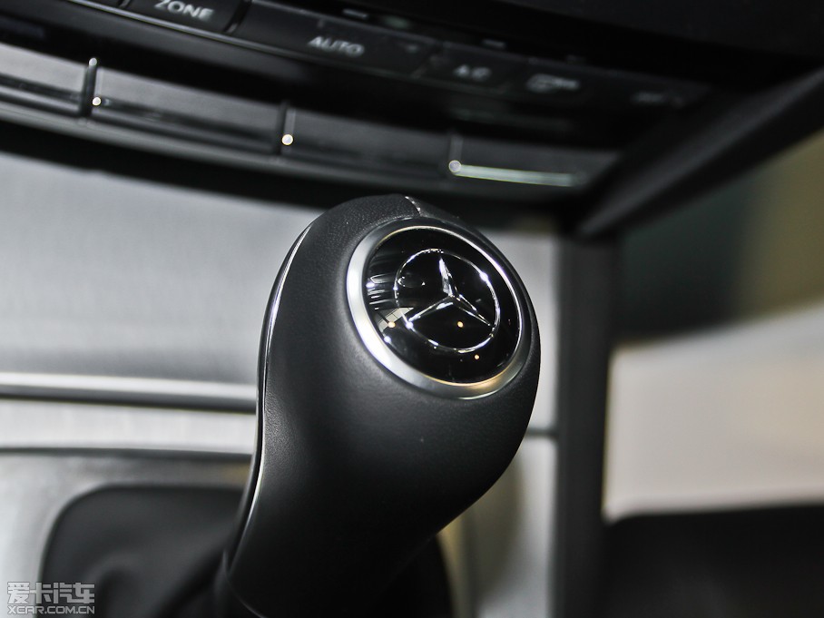 2012��YE���p�T E 200 CGI Coupe