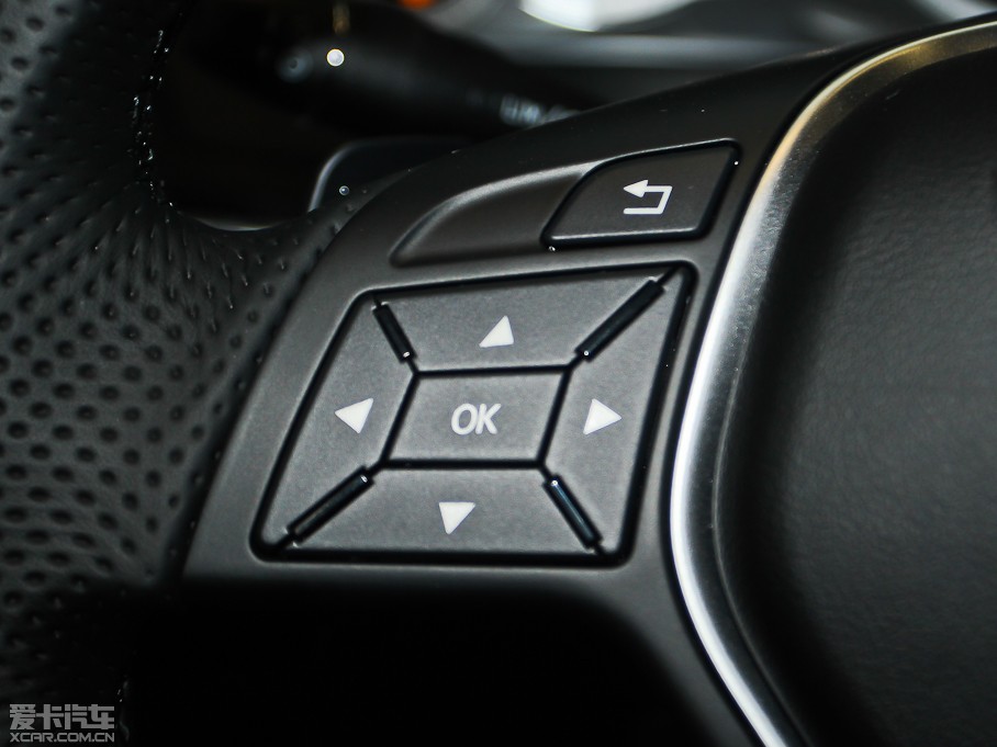 2012��YE���p�T E 200 CGI Coupe