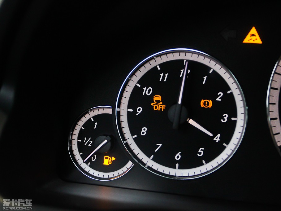 2012��YE���p�T E 200 CGI Coupe