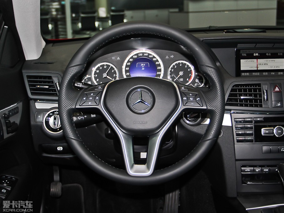 2012��YE���p�T E 200 CGI Coupe