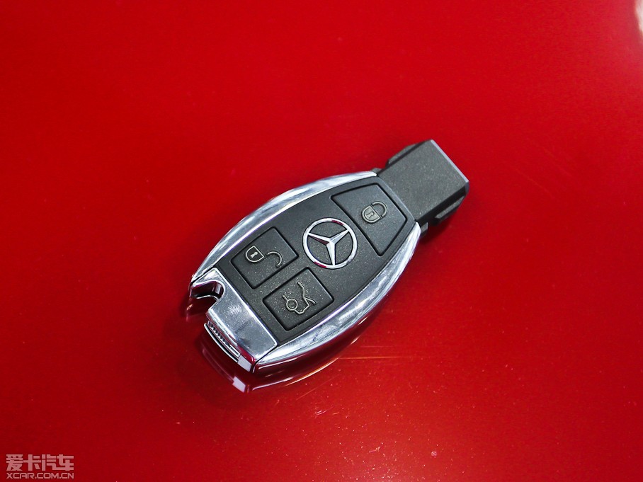 2012��YE���p�T E 200 CGI Coupe