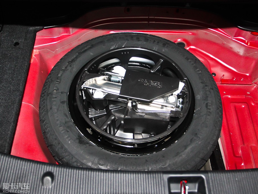 2012��YE���p�T E 200 CGI Coupe