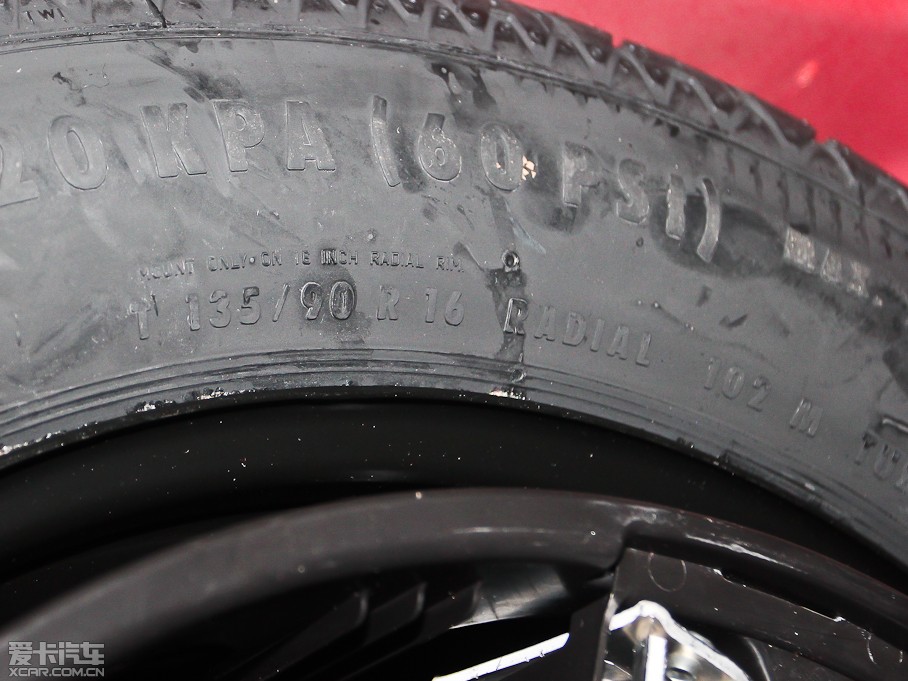 2012��YE���p�T E 200 CGI Coupe