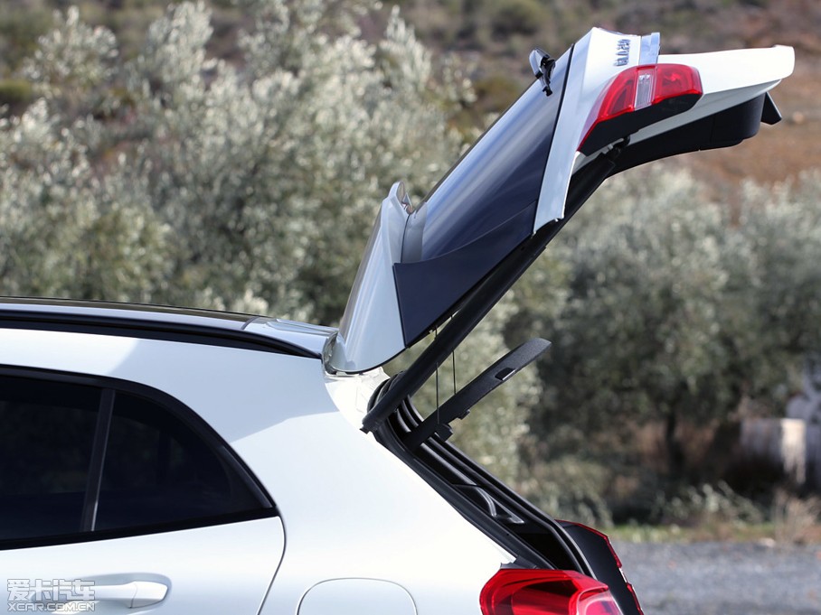 2013YGLA(M(jn)) GLA 250