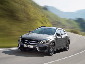 2013GLA 250 w^