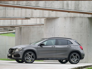 2013GLA 250 w^