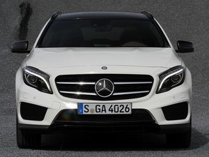 2013GLA 250 w^