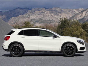 2013GLA 250 w^