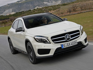 2013GLA 250 w^