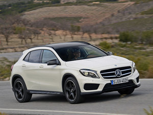 2013GLA 250 w^