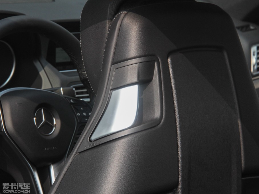 2014��YE���p�T E 200 Coupe