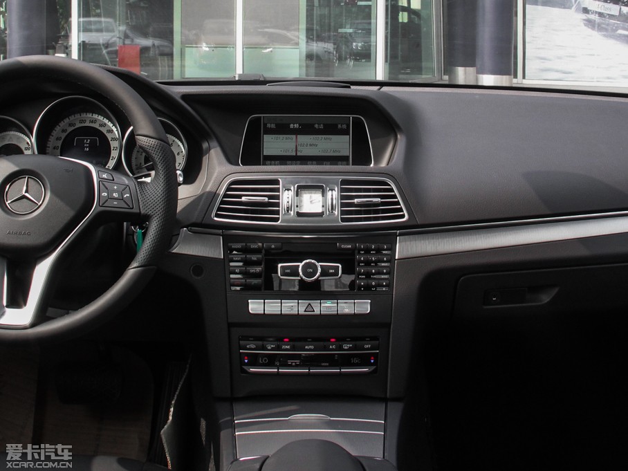 2014��YE���p�T E 200 Coupe