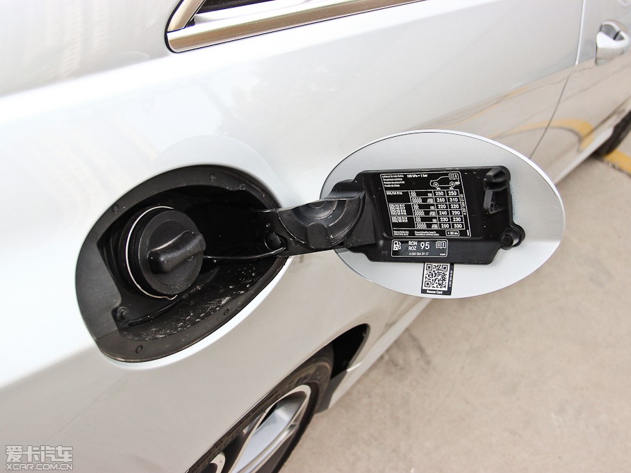 2014��YE���p�T E 200 Coupe