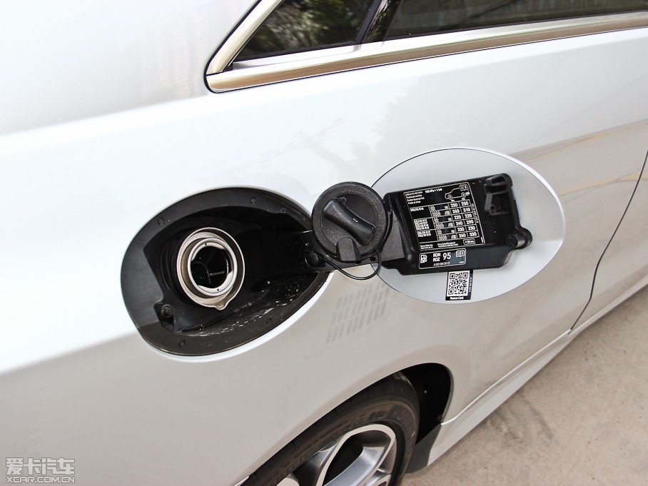 2014��YE���p�T E 200 Coupe