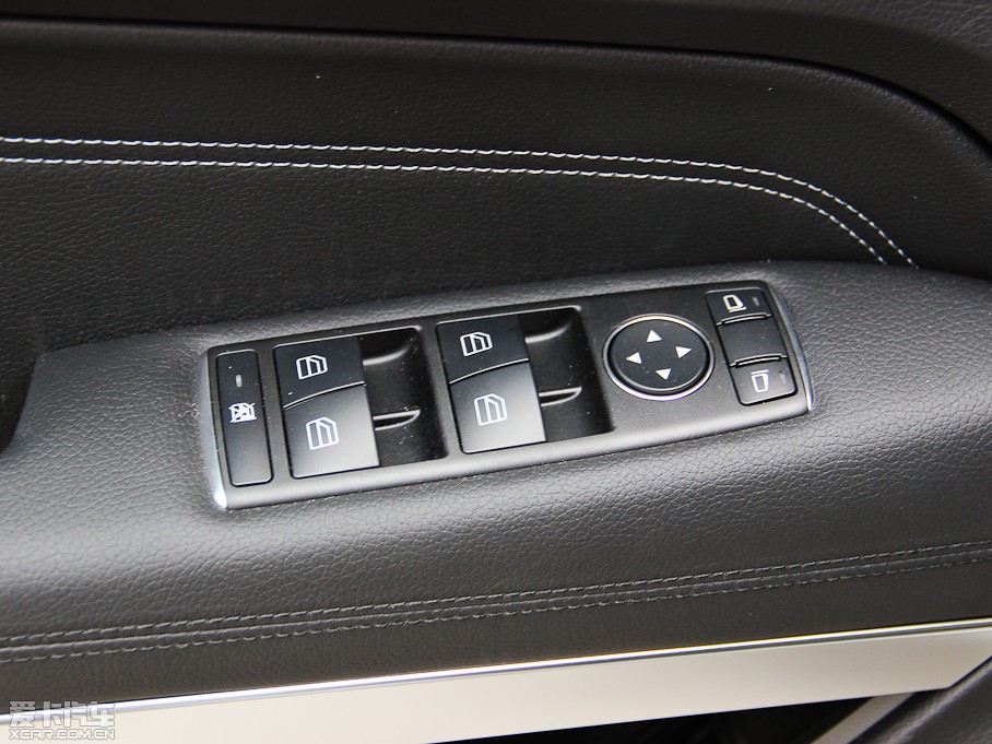 2014��YE���p�T E 200 Coupe